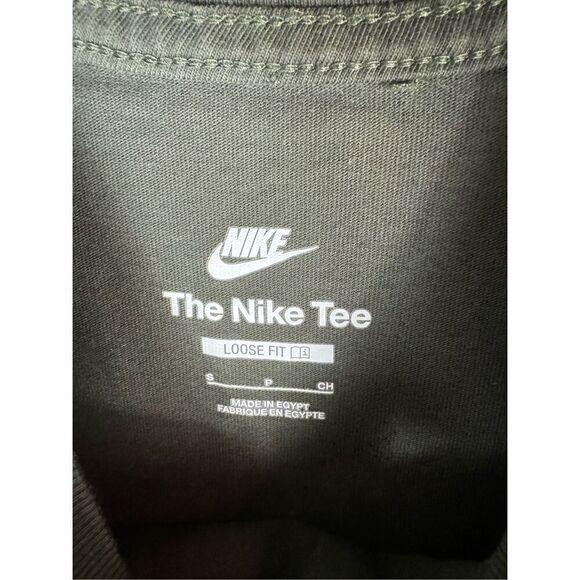 The Nike Tee Womens Loose Fit Blouse Size Small - Picture 2 of 4